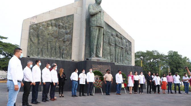 Con guardia de honor, conmemoran 50 Aniversario Luctuoso de Lázaro Cárdenas