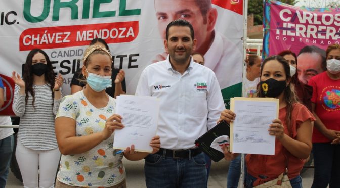 Uriel Chávez, se compromete con obras urguentes en la Penjamo y colonia Buenos Aires